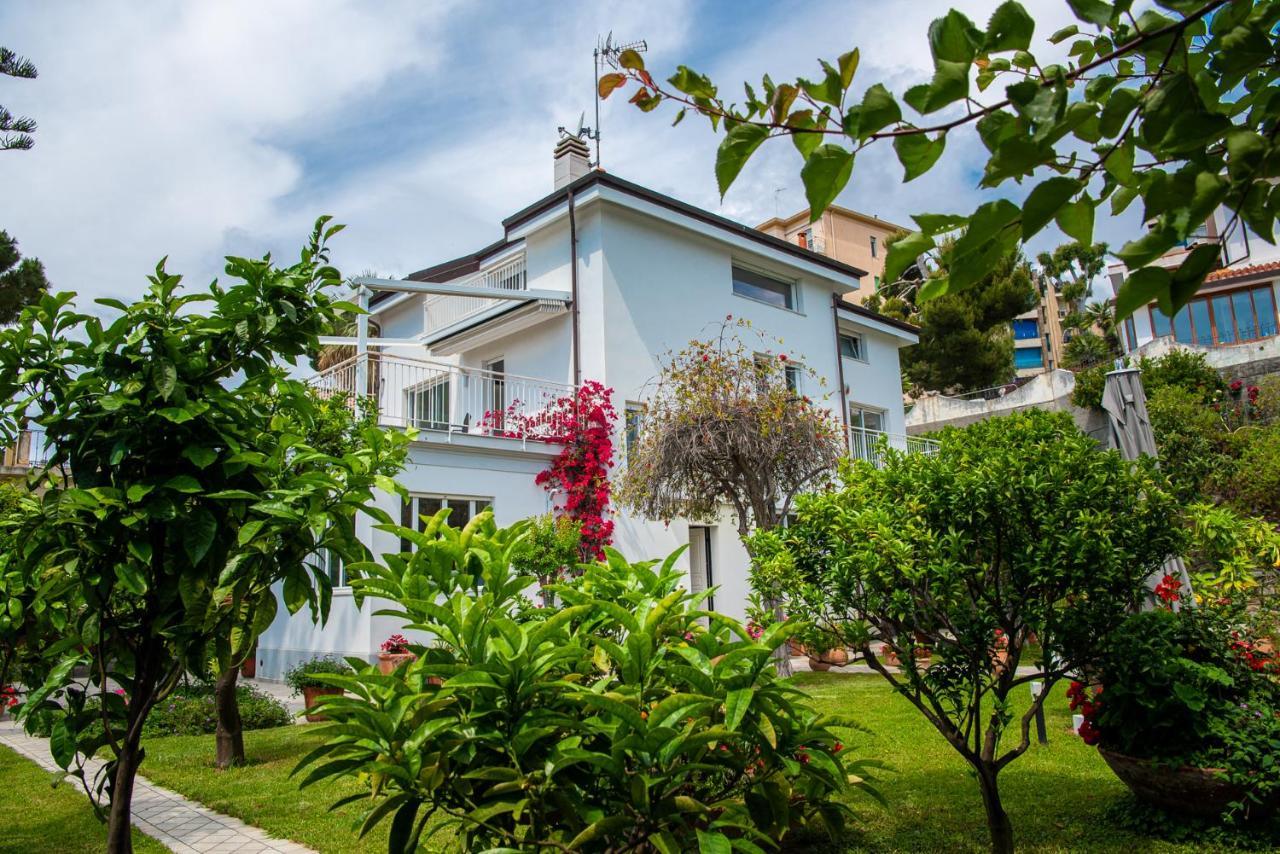 Magnificent Villa Сан Ремо Екстериор снимка